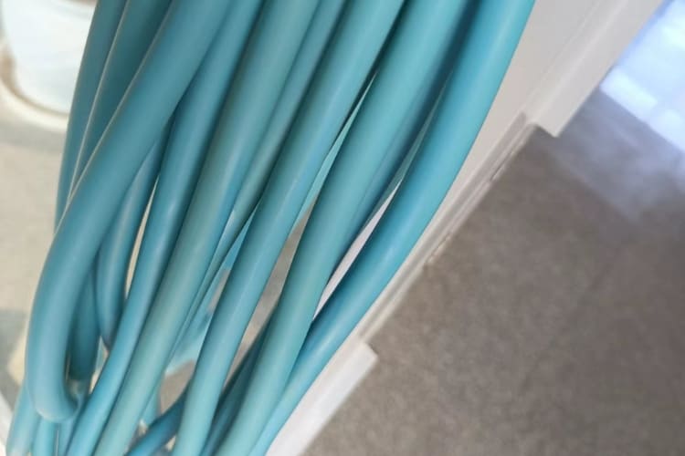 Why do rubber resistance bands turn yellow 1