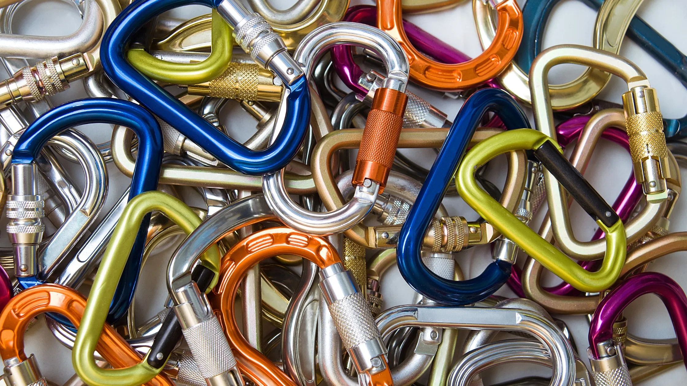 Types of carabiner clips